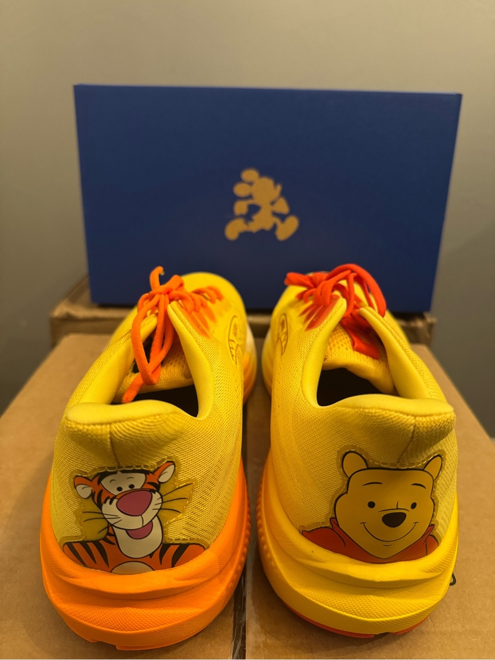 Brooks x Run Disney Winnie The Pooh Tigger Ghost 17 WTP Run/Walk Shoes Mens 13W - Picture 4 of 6